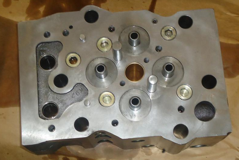 CYLINDER HEAD 6162-13-1110 for Komatsu 6D170